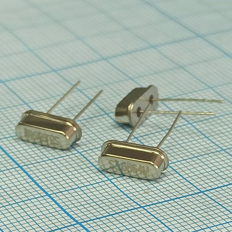 Кварцевый резонатор HC49S-3.6864MHZ-20PF
